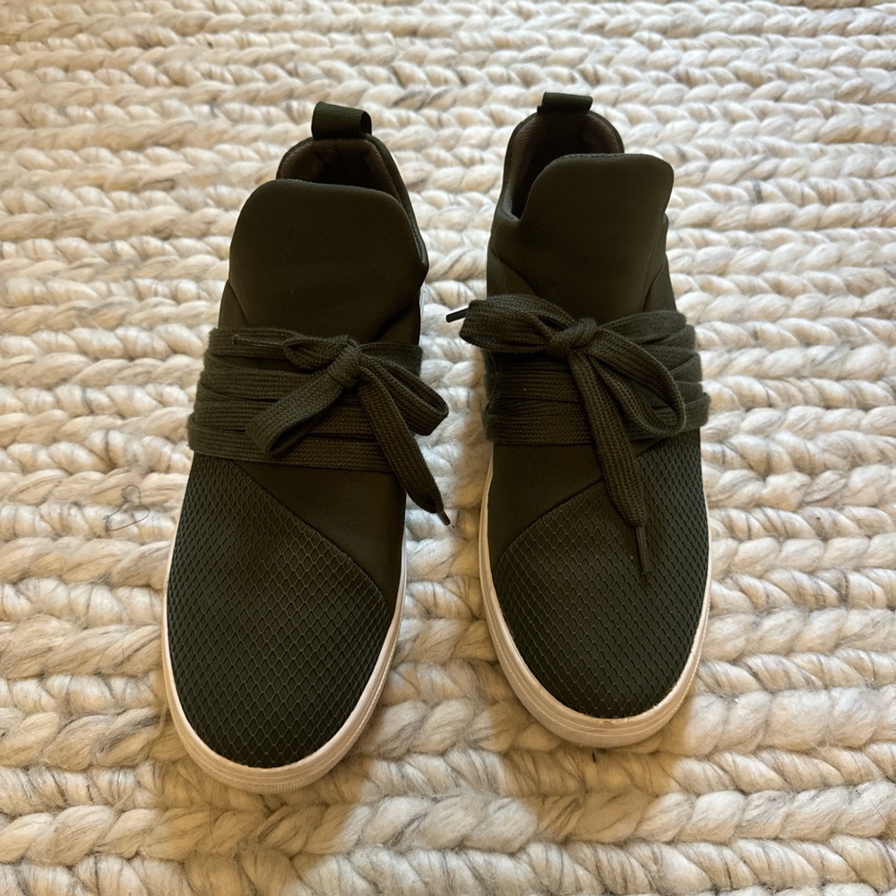Steve Madden Sneakers size 7.5